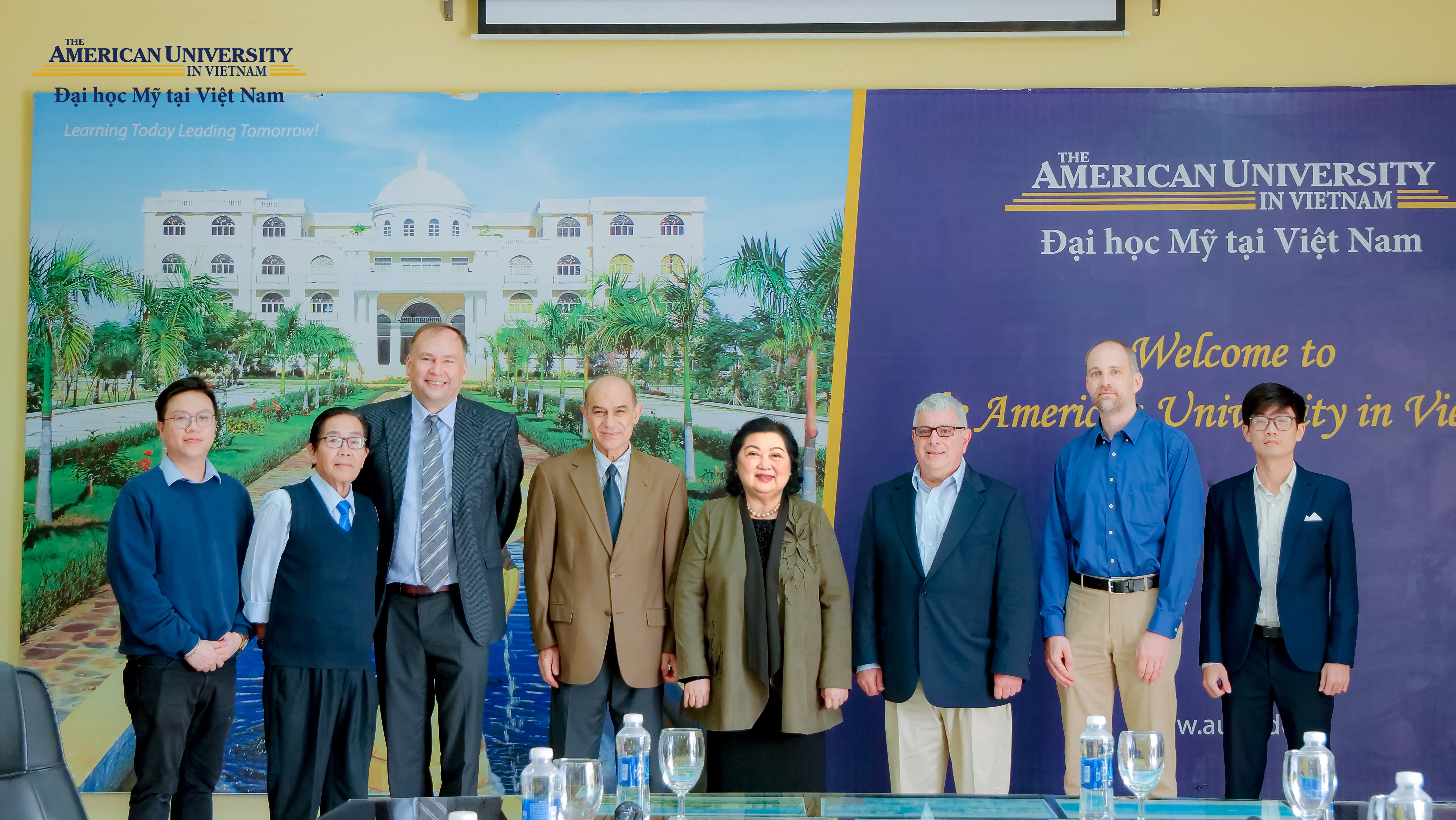 THE AMERICAN UNIVERSITY IN VIETNAM AUV - THE BRIDGE BETWEEN THE UNITED STATES-VIETNAM EDUCATION COOPERATION
